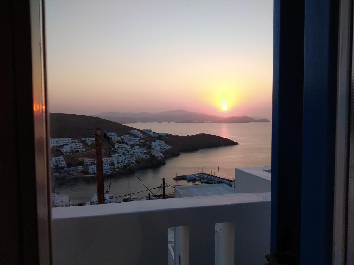 Apartamento Θέαστρον - Theastron House With Great View In Chora Pera Gyalos Exterior foto