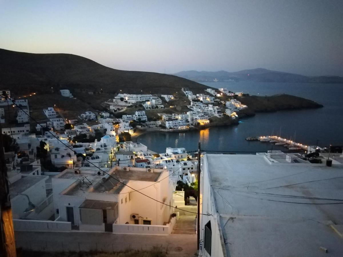 Apartamento Θέαστρον - Theastron House With Great View In Chora Pera Gyalos Exterior foto