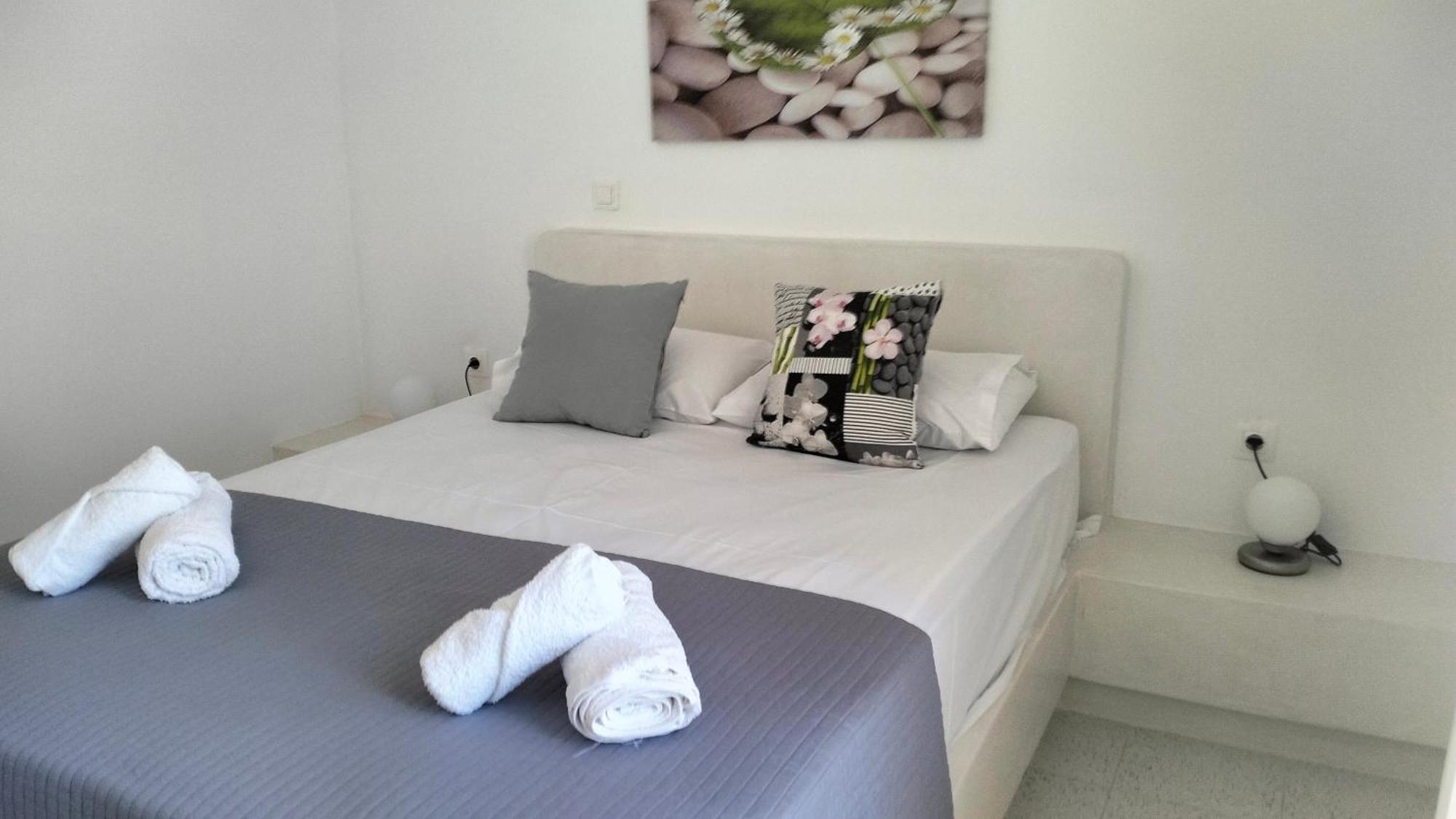 Apartamento Θέαστρον - Theastron House With Great View In Chora Pera Gyalos Exterior foto