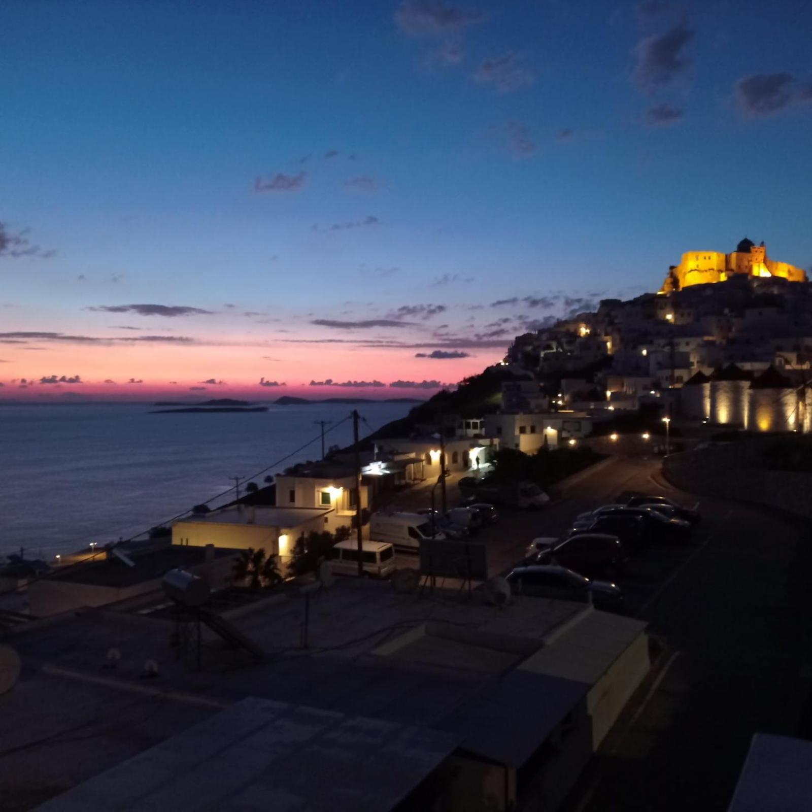 Apartamento Θέαστρον - Theastron House With Great View In Chora Pera Gyalos Exterior foto