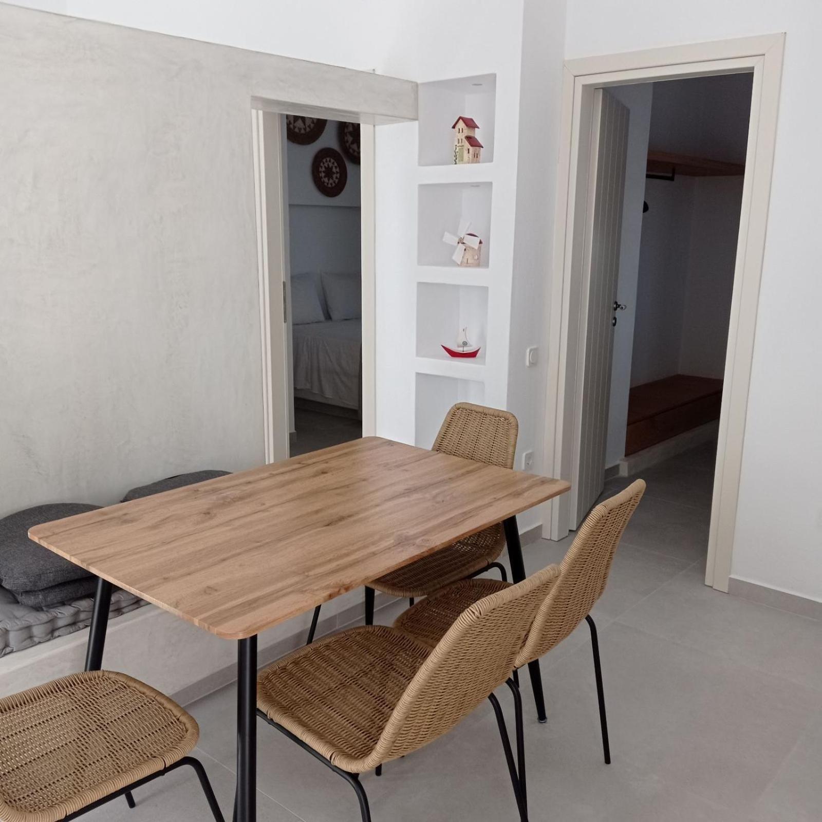 Apartamento Θέαστρον - Theastron House With Great View In Chora Pera Gyalos Exterior foto