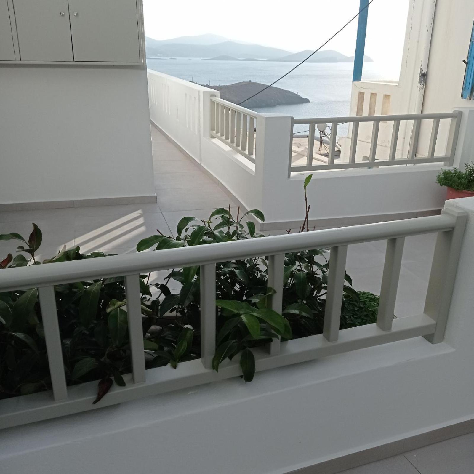 Apartamento Θέαστρον - Theastron House With Great View In Chora Pera Gyalos Exterior foto