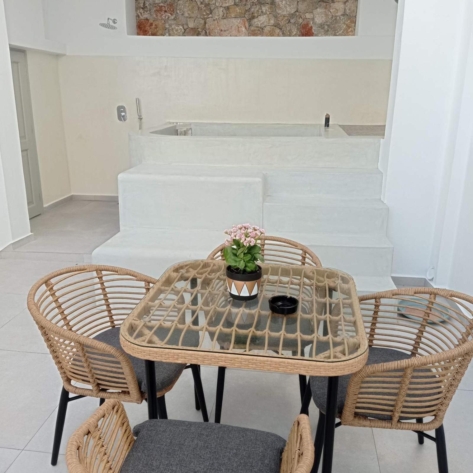 Apartamento Θέαστρον - Theastron House With Great View In Chora Pera Gyalos Exterior foto