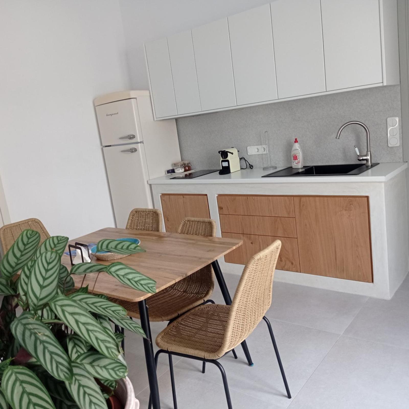 Apartamento Θέαστρον - Theastron House With Great View In Chora Pera Gyalos Exterior foto
