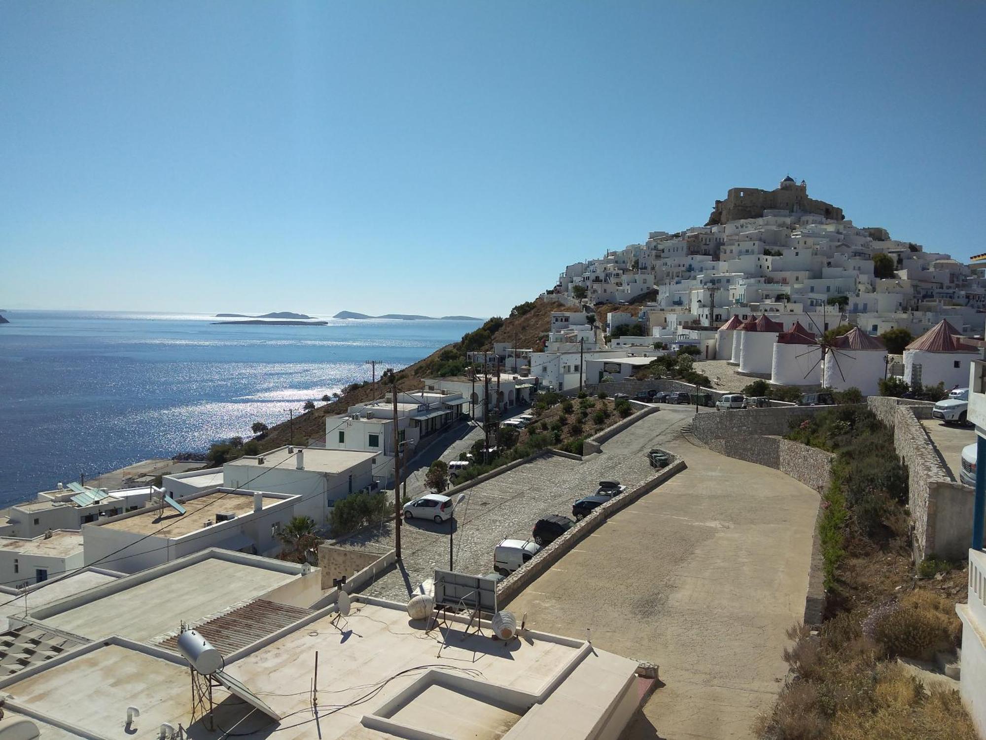Apartamento Θέαστρον - Theastron House With Great View In Chora Pera Gyalos Exterior foto