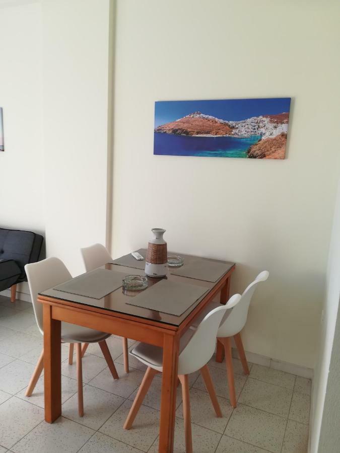 Apartamento Θέαστρον - Theastron House With Great View In Chora Pera Gyalos Exterior foto