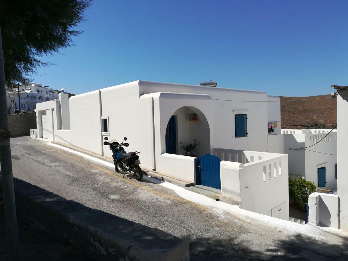 Apartamento Θέαστρον - Theastron House With Great View In Chora Pera Gyalos Exterior foto